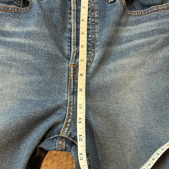 Levi's High Rise Women Jeans - Classic Denim - Picture 12 of 12